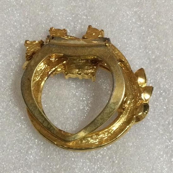 Red Rhinestone Scarf Clip - Picture 2 of 3